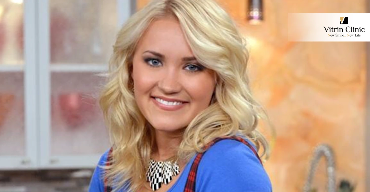 How does Emily Osment’s smile leave a lasting impression?